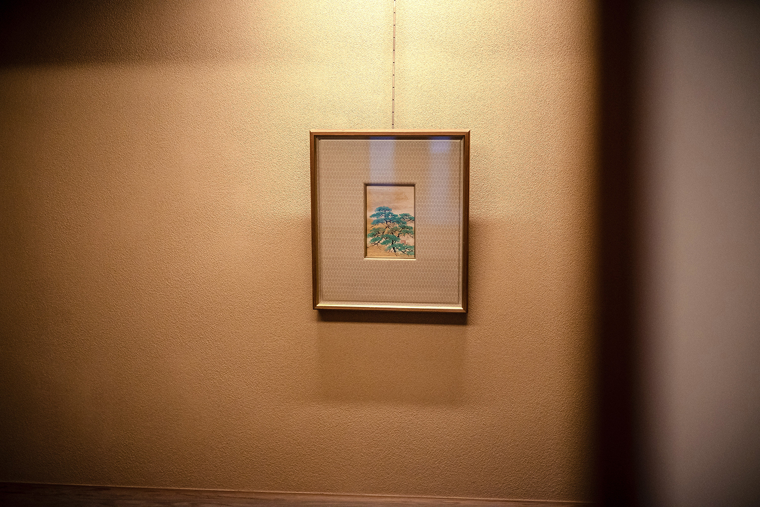 創建当初より帳場を彩る松の名画